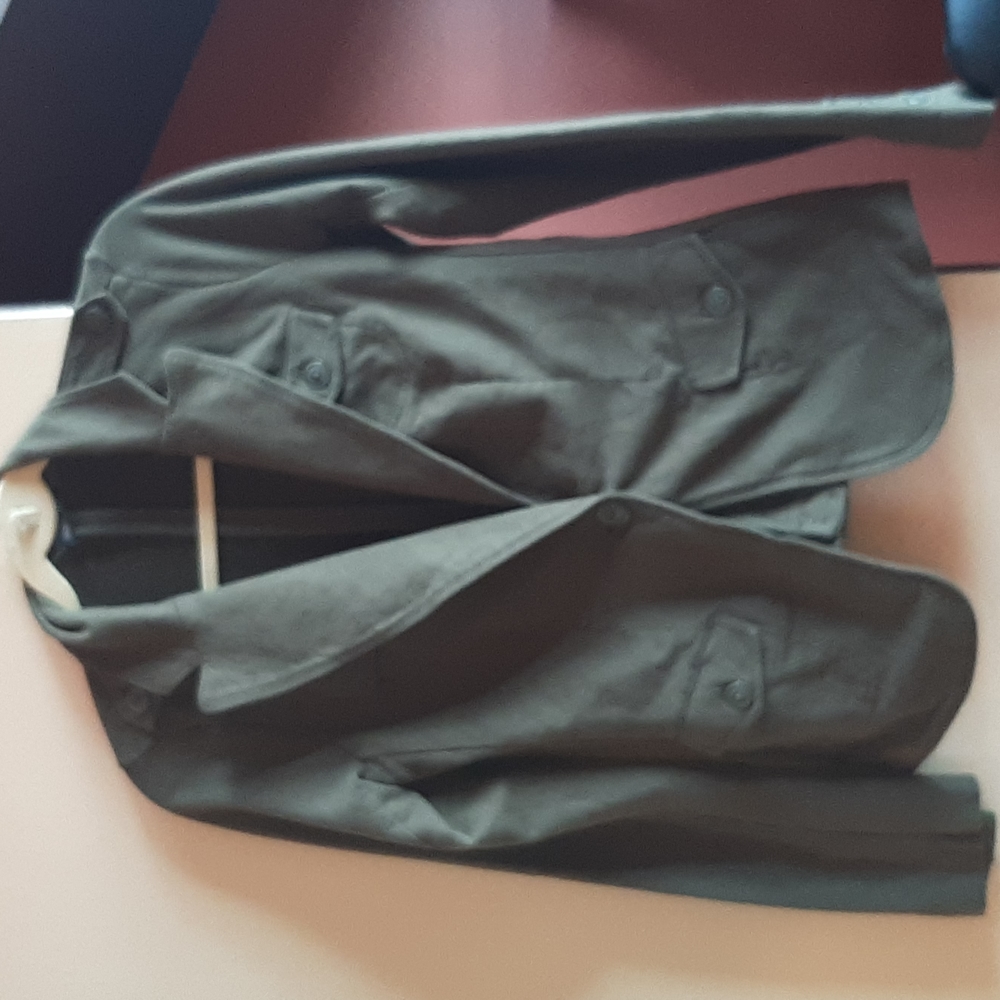 Olive Green cropped 100%cotton blazer worn 1 time